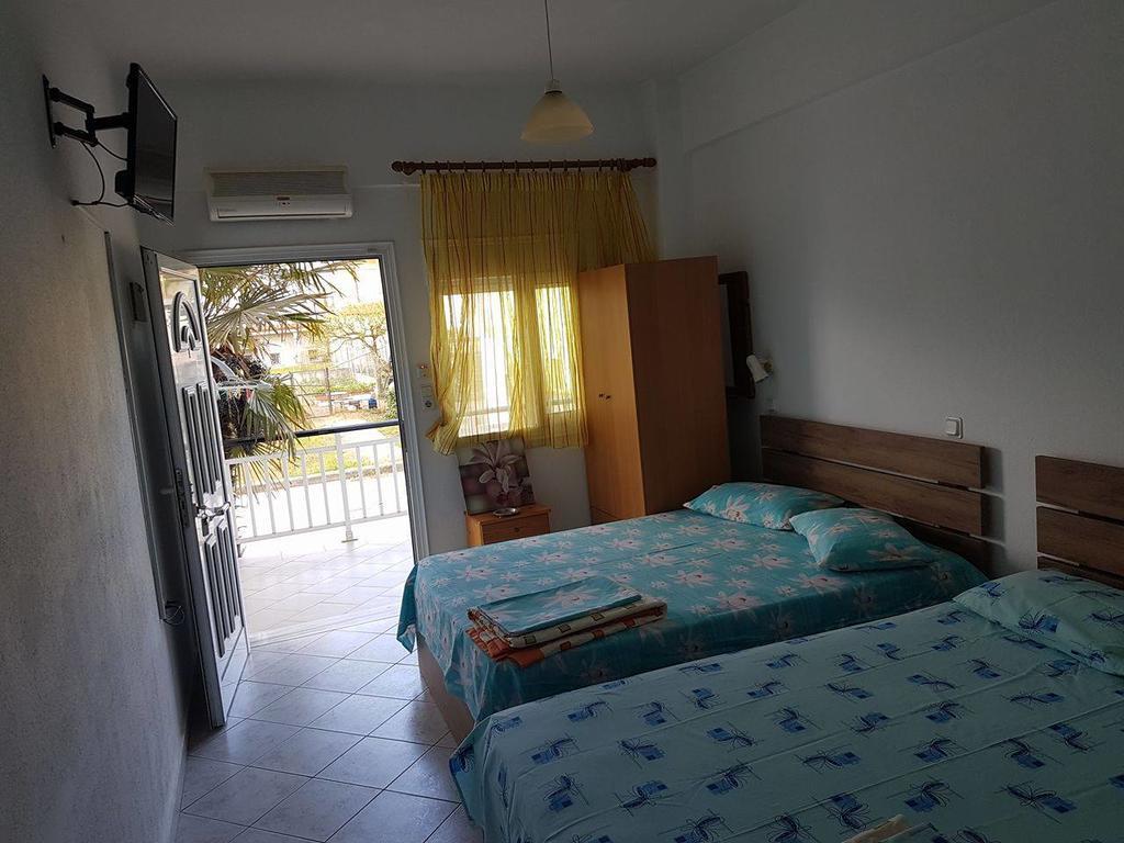 Villa Giannis Apartments เนอาวรัสนา ภายนอก รูปภาพ