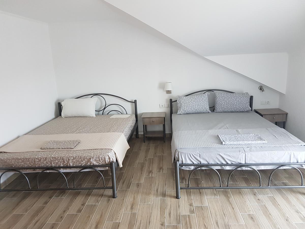 Villa Giannis Apartments เนอาวรัสนา ภายนอก รูปภาพ