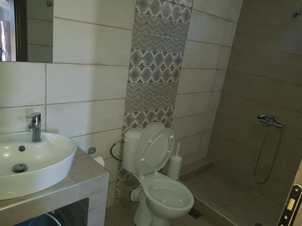 Villa Giannis Apartments เนอาวรัสนา ภายนอก รูปภาพ